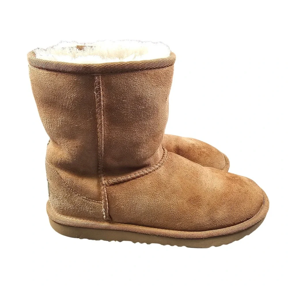 UGG Classic Mini II Short Boot Chestnut Suede Shearling Lined Womens Size 4 2023
